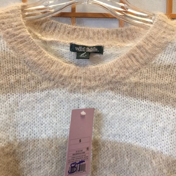 3/$20 Wild Fable Fuzzy Sweater - Picture 5 of 8